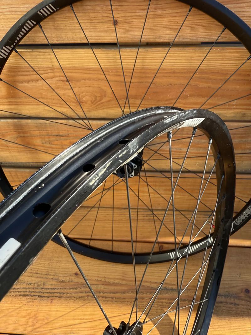 Zapletená kola E*thirteen Trail TRS+ 29” boost SRAM XD + pláště Maxxis zdarma 
