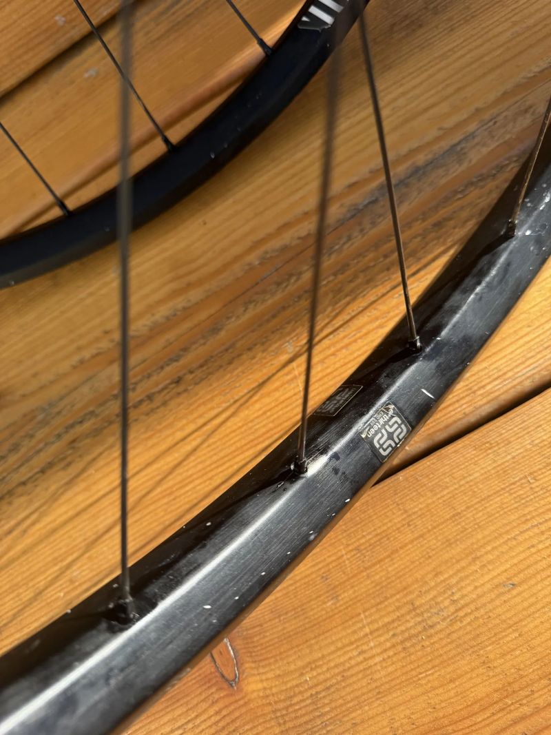 Zapletená kola E*thirteen Trail TRS+ 29” boost SRAM XD + pláště Maxxis zdarma 