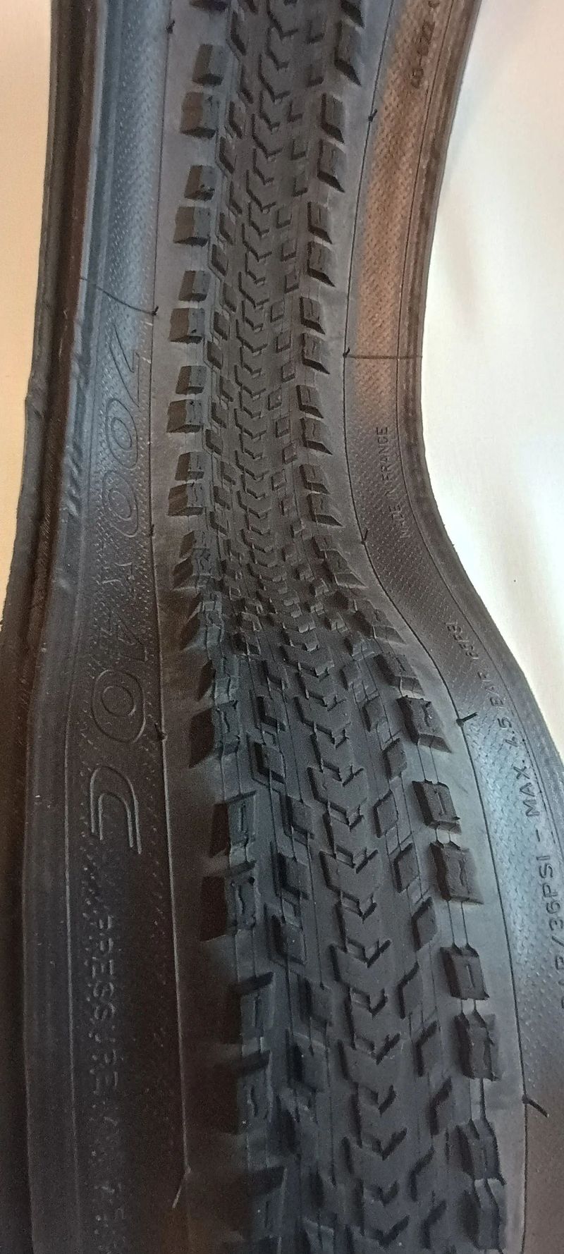 Pláště Pirelli Cinturato gravel 