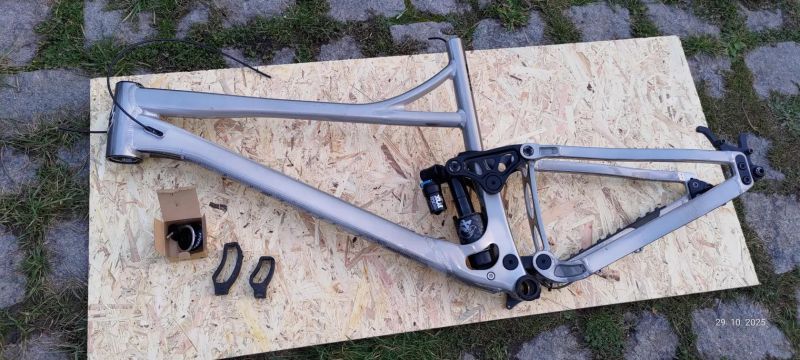 Prodám Enduro rám Banshee Titan V3.2