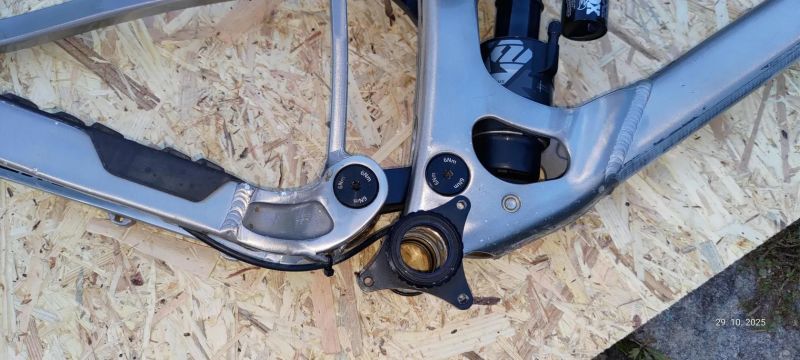 Prodám Enduro rám Banshee Titan V3.2