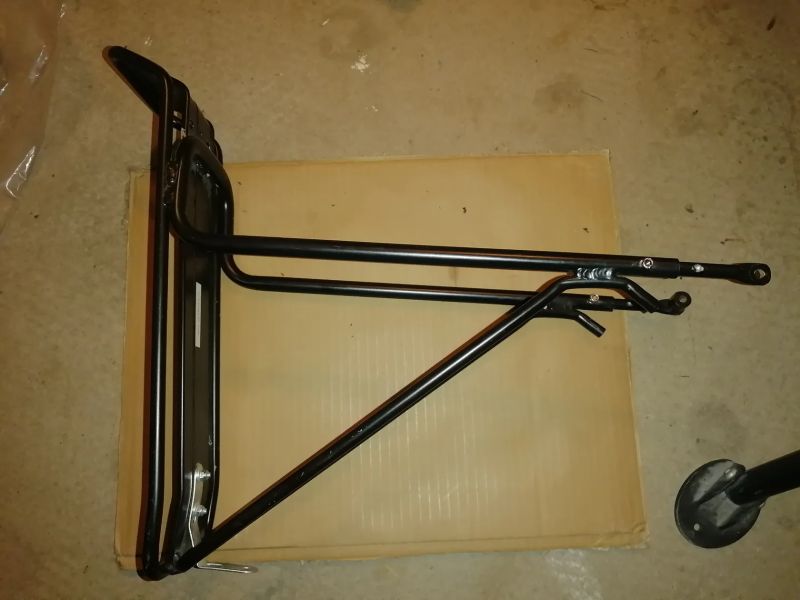 nabízím málo používané nosiče Arsenal a Force