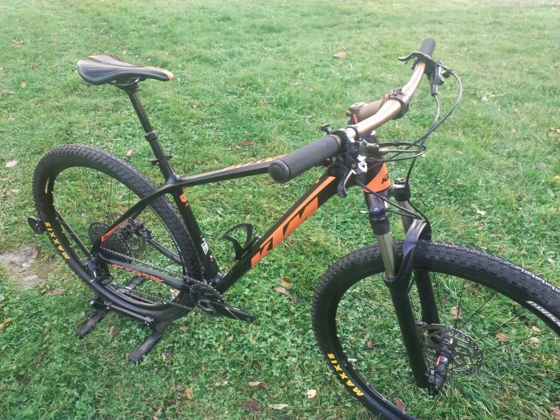 KARBONOVÉ HORSKÉ KTM .,. SUPER STAV .,.JAKO NOVÉ