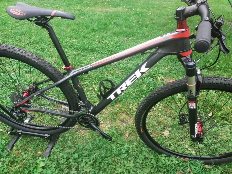 KARBONOVÉ HORSKÉ KOLO 29 .,. TREK VELIKOST XS