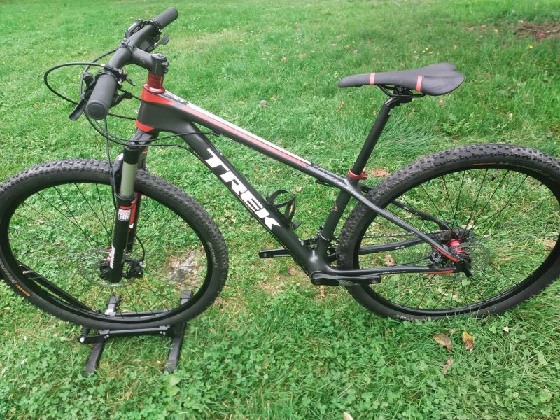 KARBONOVÉ HORSKÉ KOLO 29 .,. TREK VELIKOST XS