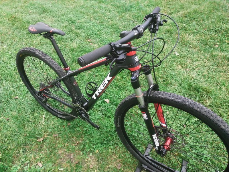 KARBONOVÉ HORSKÉ KOLO 29 .,. TREK VELIKOST XS