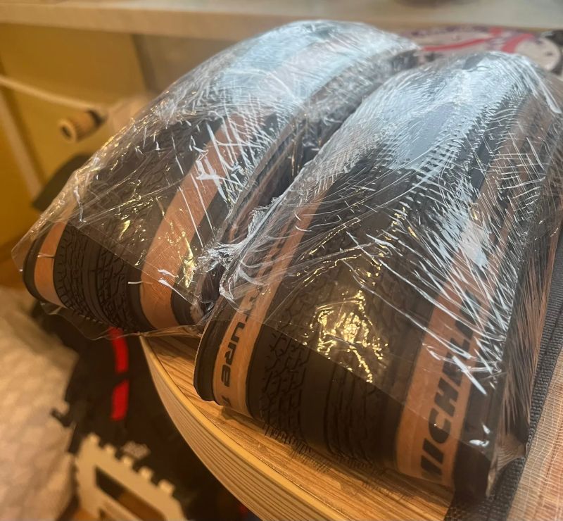 MICHELIN GRAVEL PLÁŠŤ POWER ADVENTURE CLASSIC V2 700X36C COMPETITION LINE KEVLAR (pár)