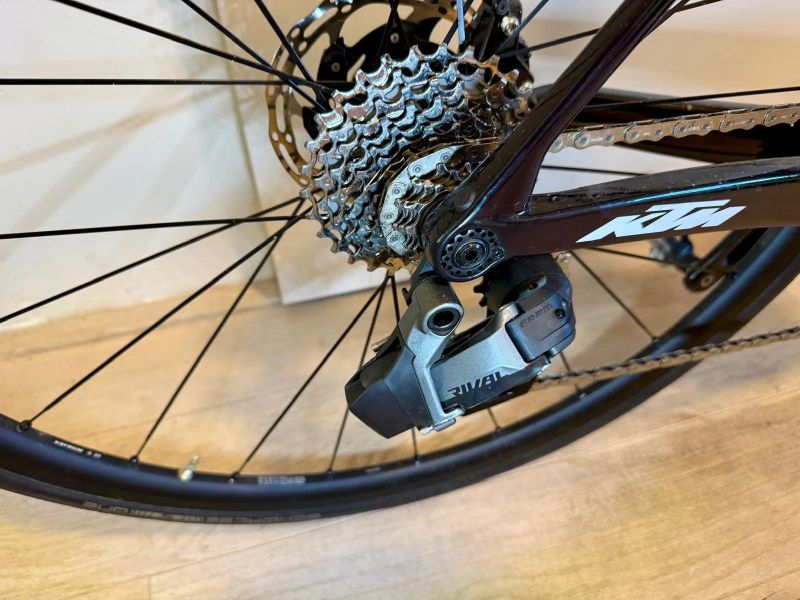 RELEVATOR ALTO ELITE AXS 2024 ( vel.M) carbon el.řazeni