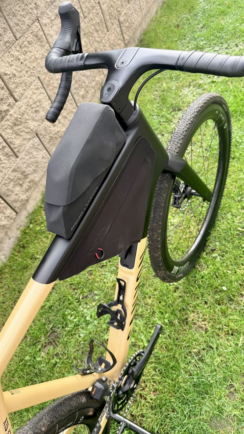 Canyon Grail CF SLX 8 Di2, Dt Swiss 1400, vel. XL, 300km najeto