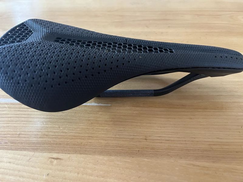 prodám sedlo S-WORKS Phenom mirror 143mm NOVÉ !!!!