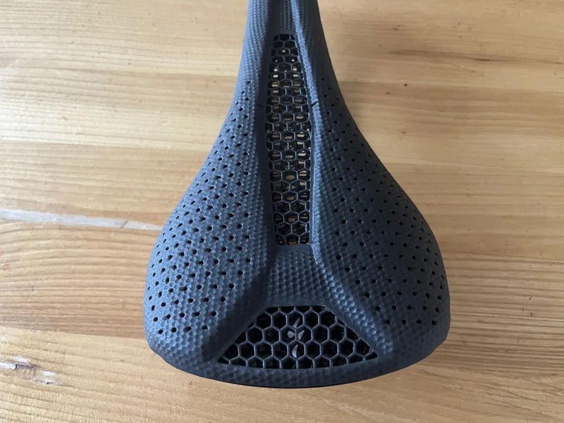 prodám sedlo S-WORKS Phenom mirror 143mm NOVÉ !!!!