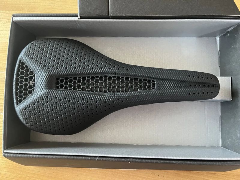 prodám sedlo S-WORKS Phenom mirror 143mm NOVÉ !!!!