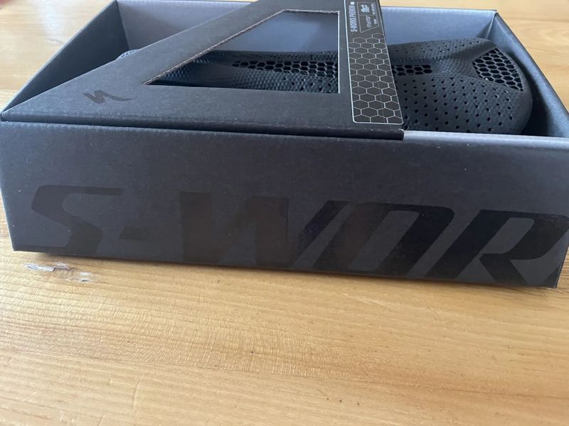 prodám sedlo S-WORKS Phenom mirror 143mm NOVÉ !!!!