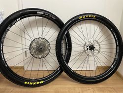 Nová zapletená kola 29 boost microspline