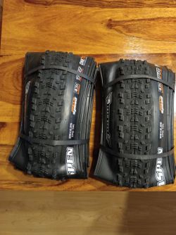 MTB pláště Maxxis Aspen a Forekaster