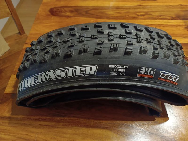 MTB pláště Maxxis Aspen a Forekaster