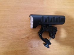 iGET Nightsun LF4 / 2000 lumenů ! / baterie 6.400 mAh