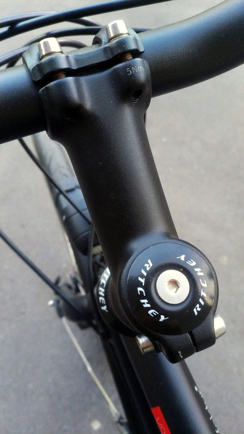 VSF fahrradmanufaktur T500 2022, špičkové cestovní kolo