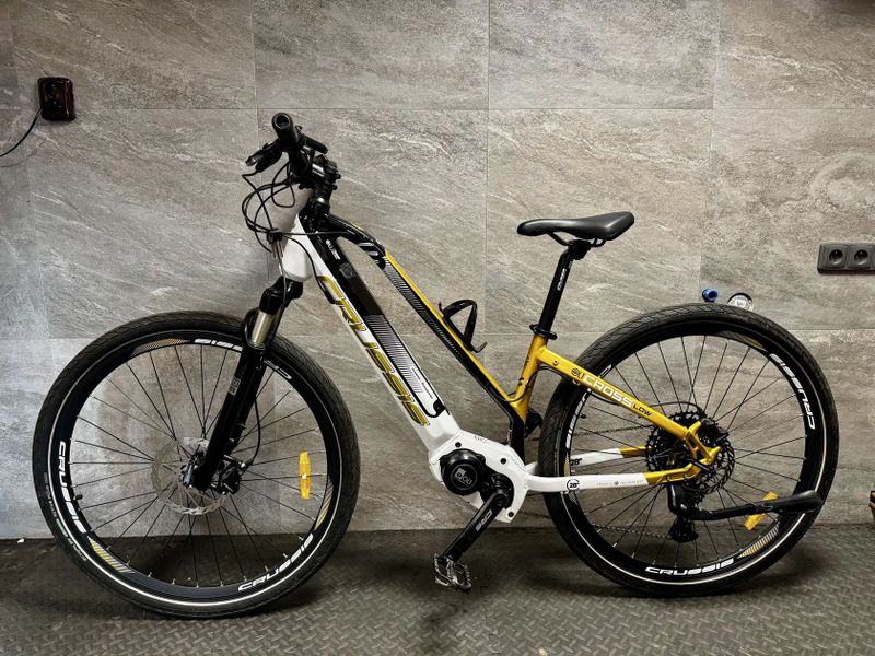 Crussis OLI Cross low 8.8-S