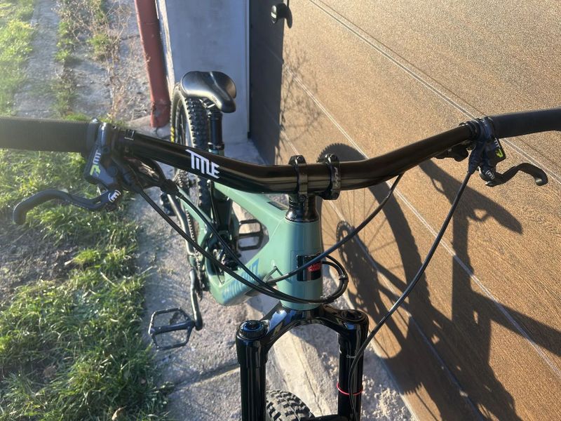 Santa Cruz Bronson V3 CC velikost :M