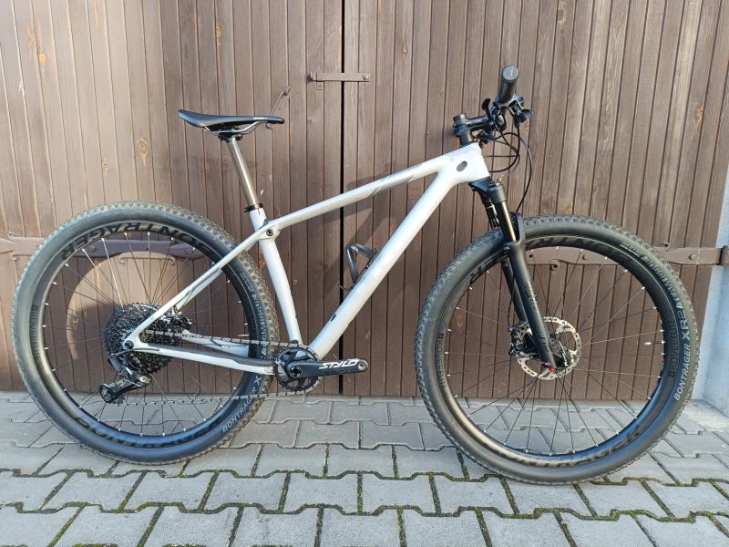 TREK PROCALIBER 9.8. - vše karbon!! ( kola, kliky, řidítka, sedlovka ) 9.9kg