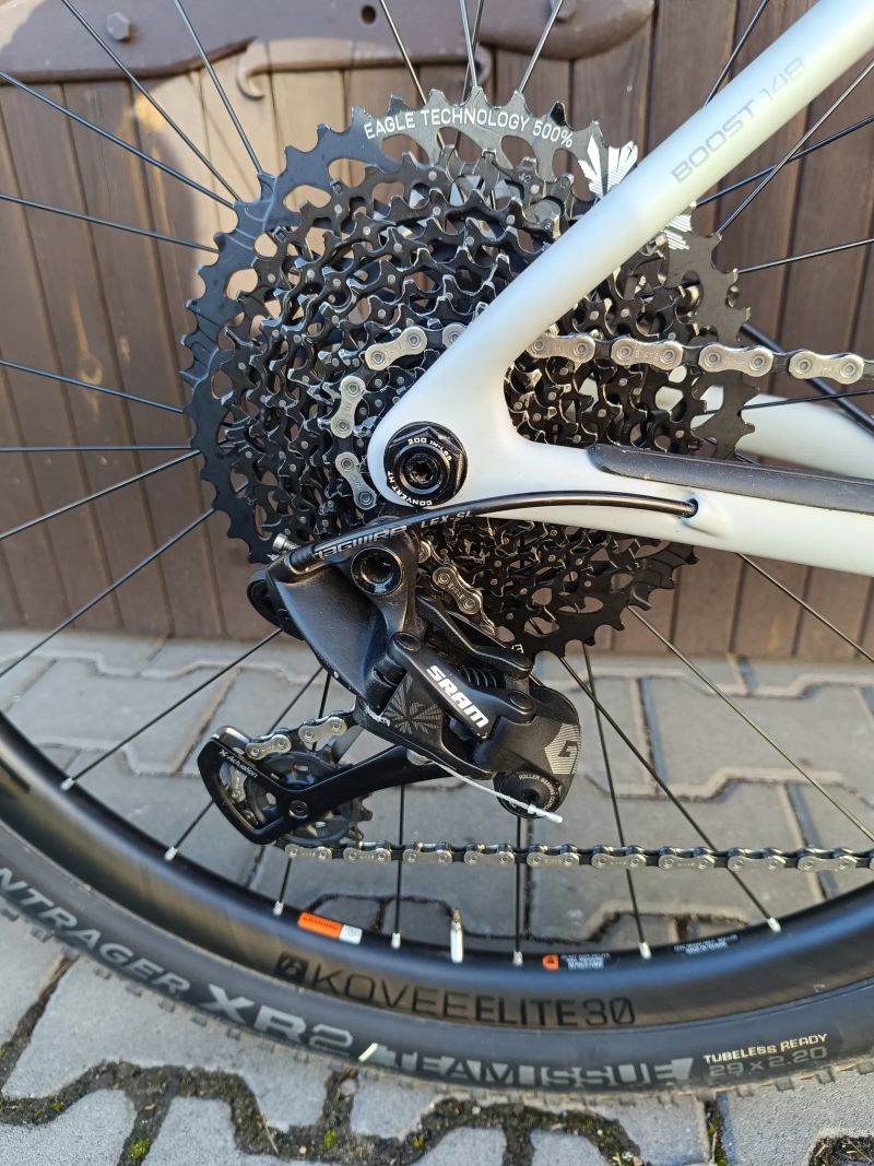 TREK PROCALIBER 9.8. - vše karbon!! ( kola, kliky, řidítka, sedlovka ) 9.9kg