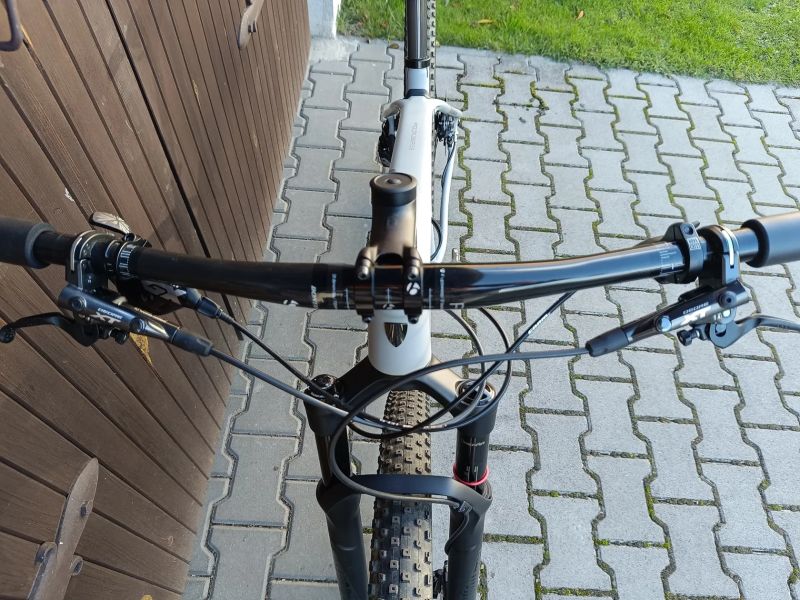 TREK PROCALIBER 9.8. - vše karbon!! ( kola, kliky, řidítka, sedlovka ) 9.9kg