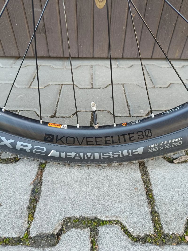 TREK PROCALIBER 9.8. - vše karbon!! ( kola, kliky, řidítka, sedlovka ) 9.9kg