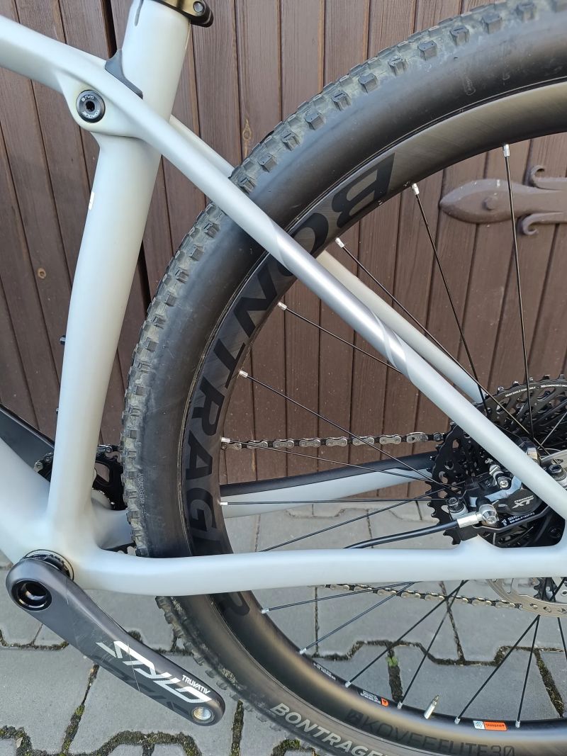 TREK PROCALIBER 9.8. - vše karbon!! ( kola, kliky, řidítka, sedlovka ) 9.9kg