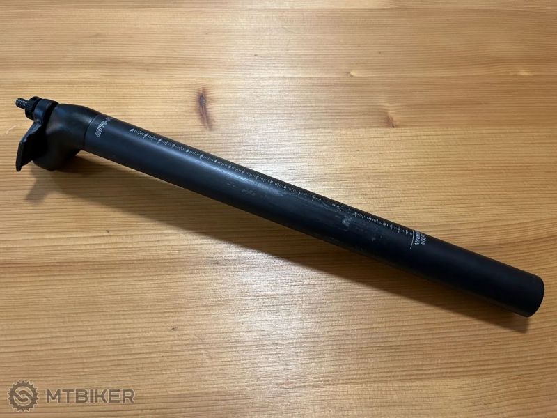 Karbonová gravel sedlovka Giant D-Fuse 27,2 350mm