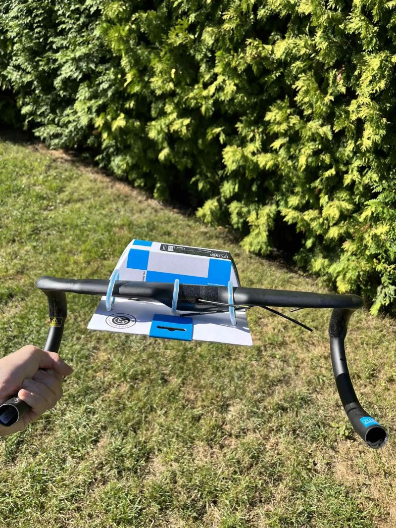 Silniční řídítka PRO VIBE Aero Carbon Superlight 380mm