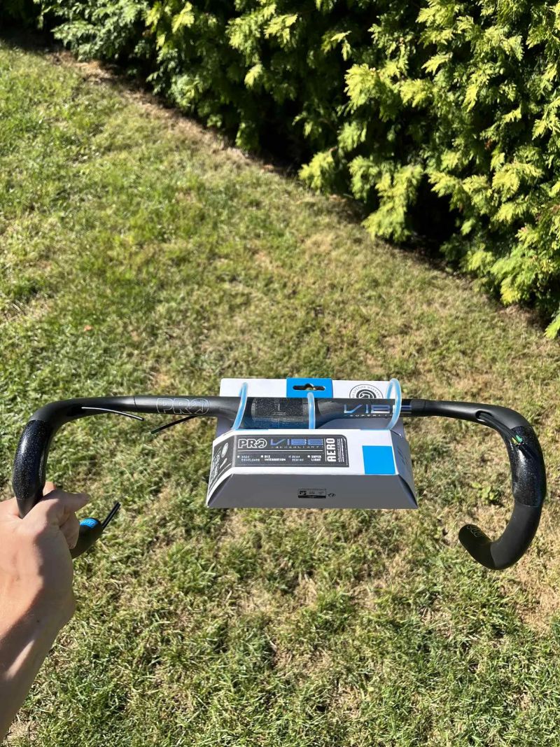 Silniční řídítka PRO VIBE Aero Carbon Superlight 380mm