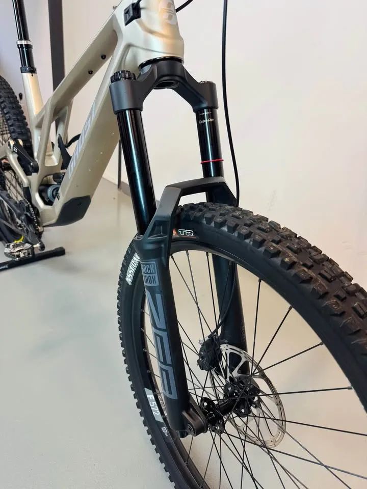 Ghost Poacha 2025 velikost L