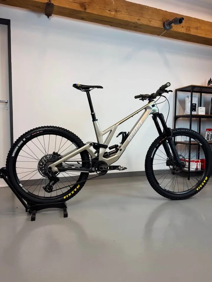 Ghost Poacha 2025 velikost L