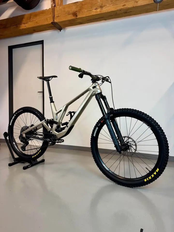 Ghost Poacha 2025 velikost L