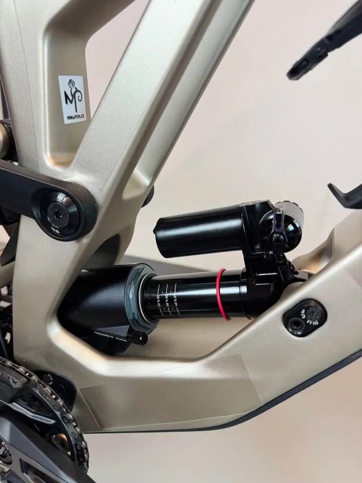 Ghost Poacha 2025 velikost L