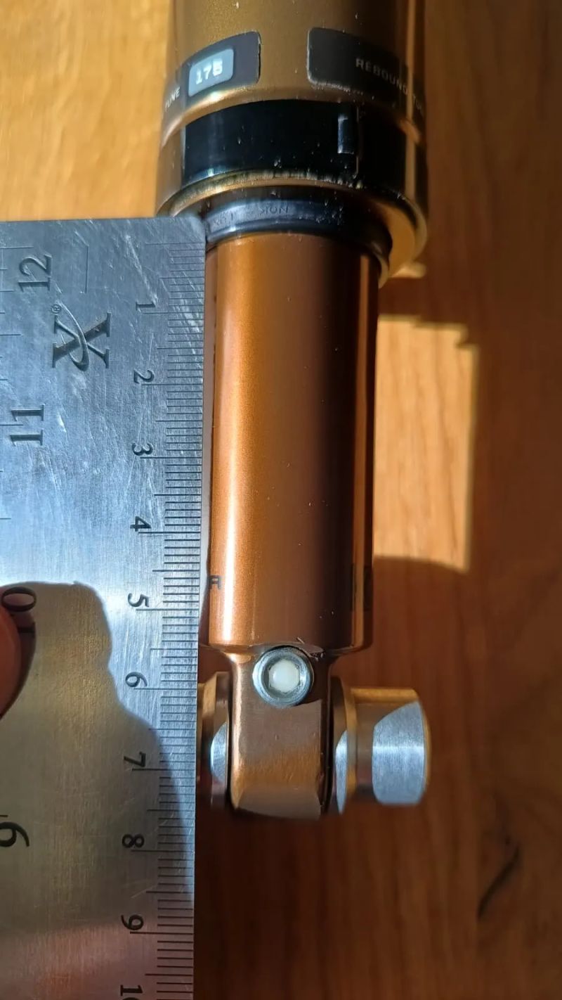 Prodám tlumič Fox Float RP2