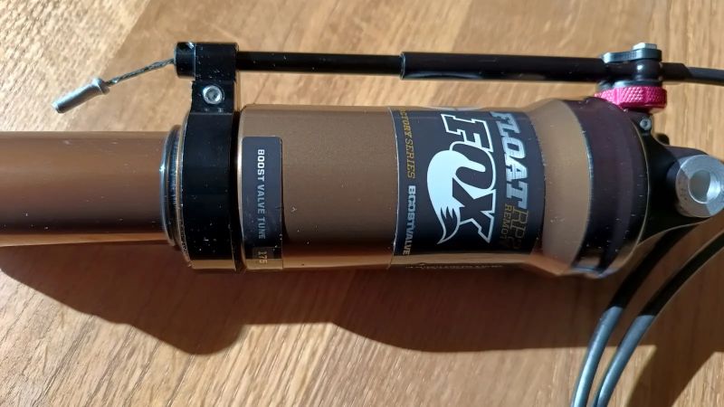 Prodám tlumič Fox Float RP2