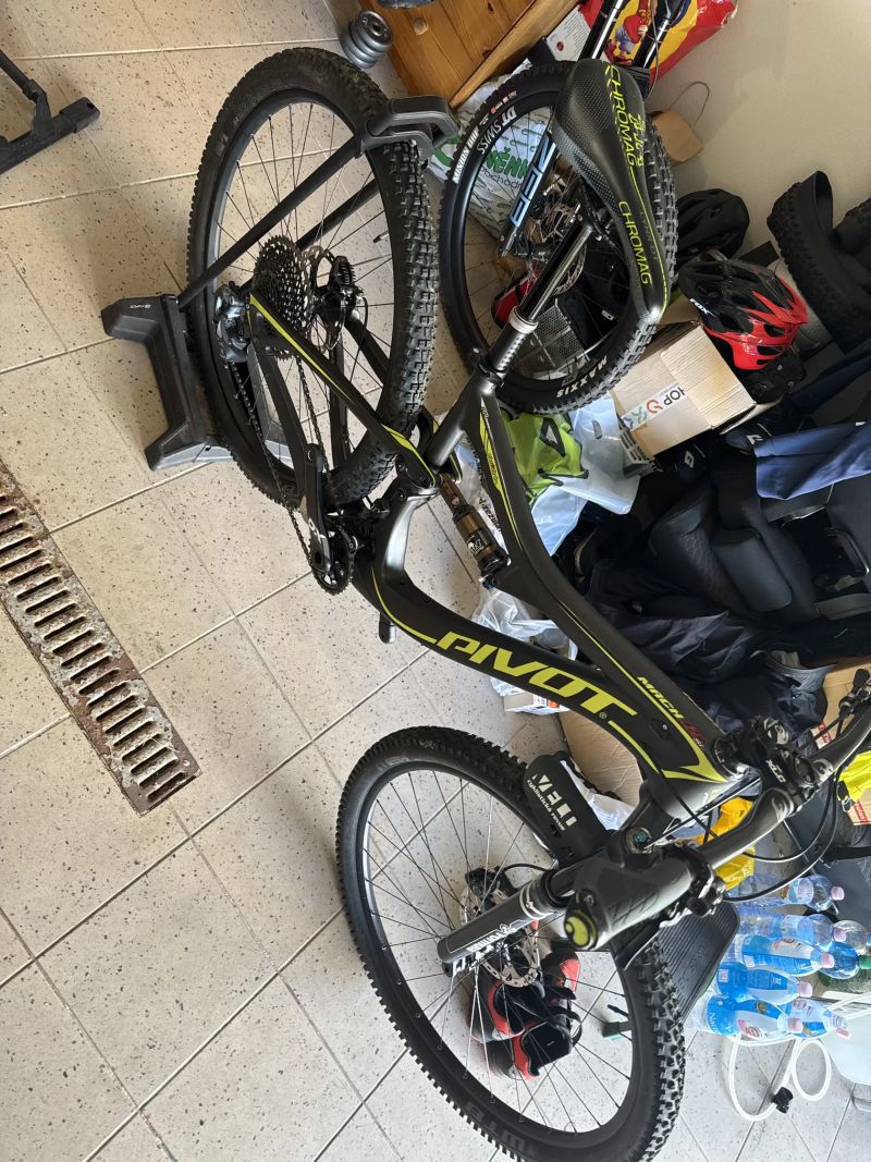 Pivot Cycles Mach 4sl