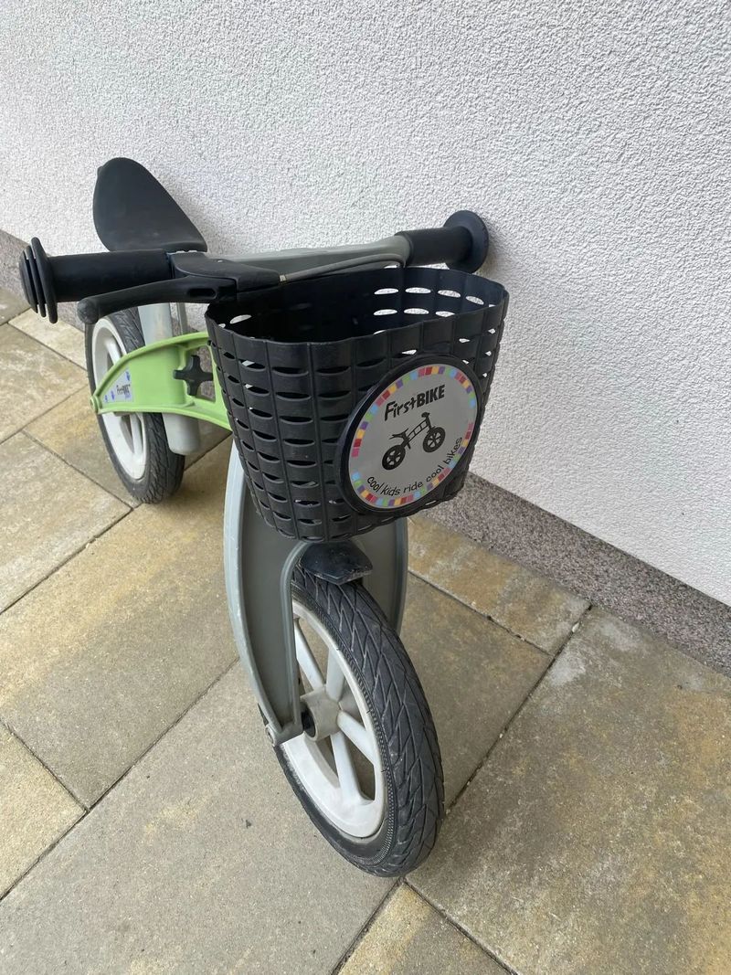 First BIKE odrážedlo zelené