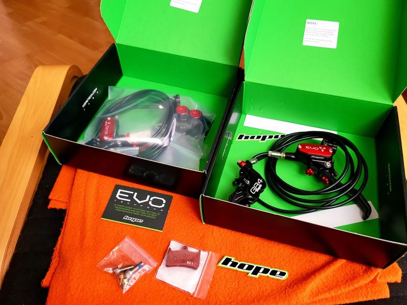 Novinka Hope Tech EVO GR4 Brake Set