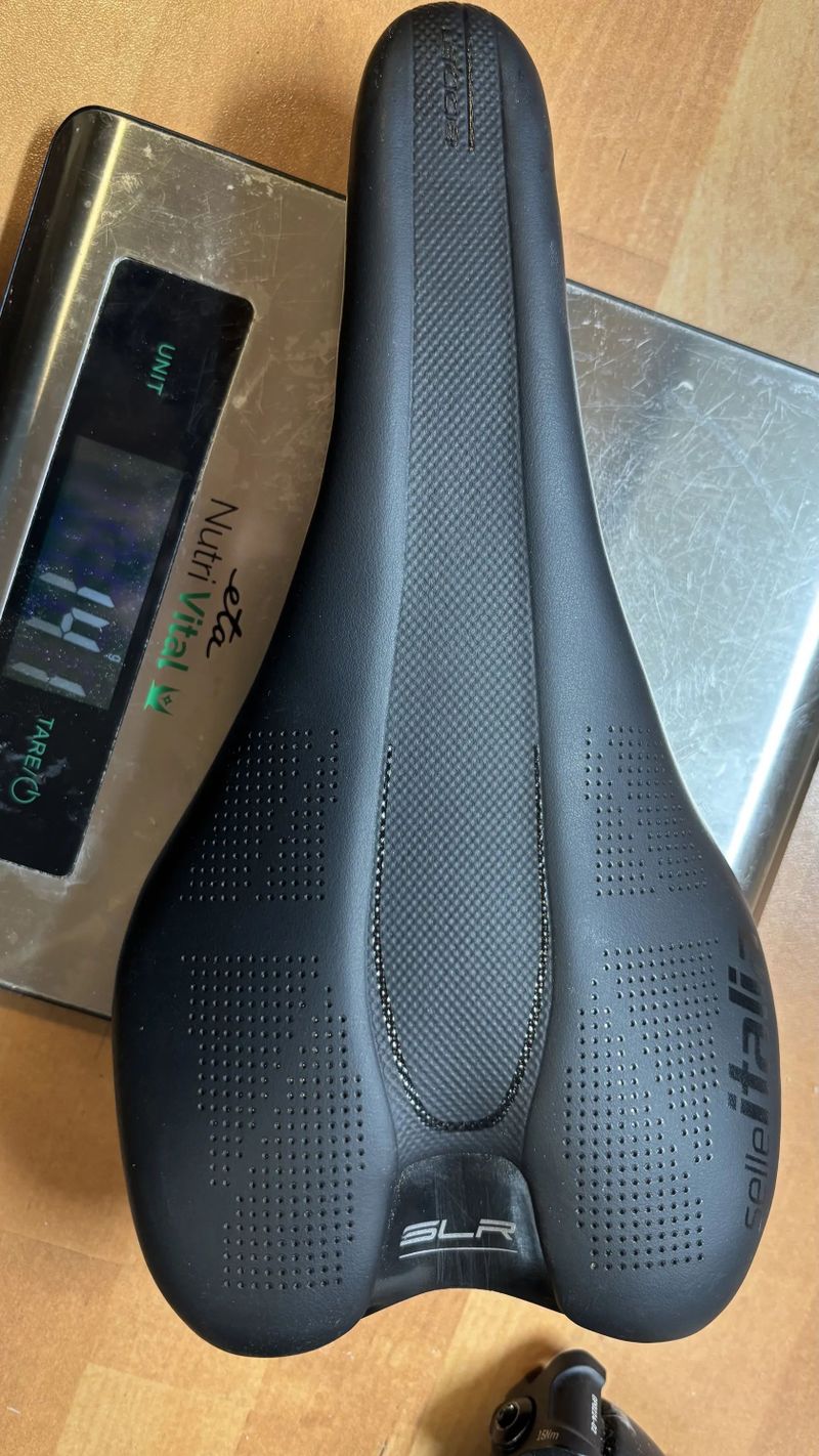 Selle Italia karbonové sedlo