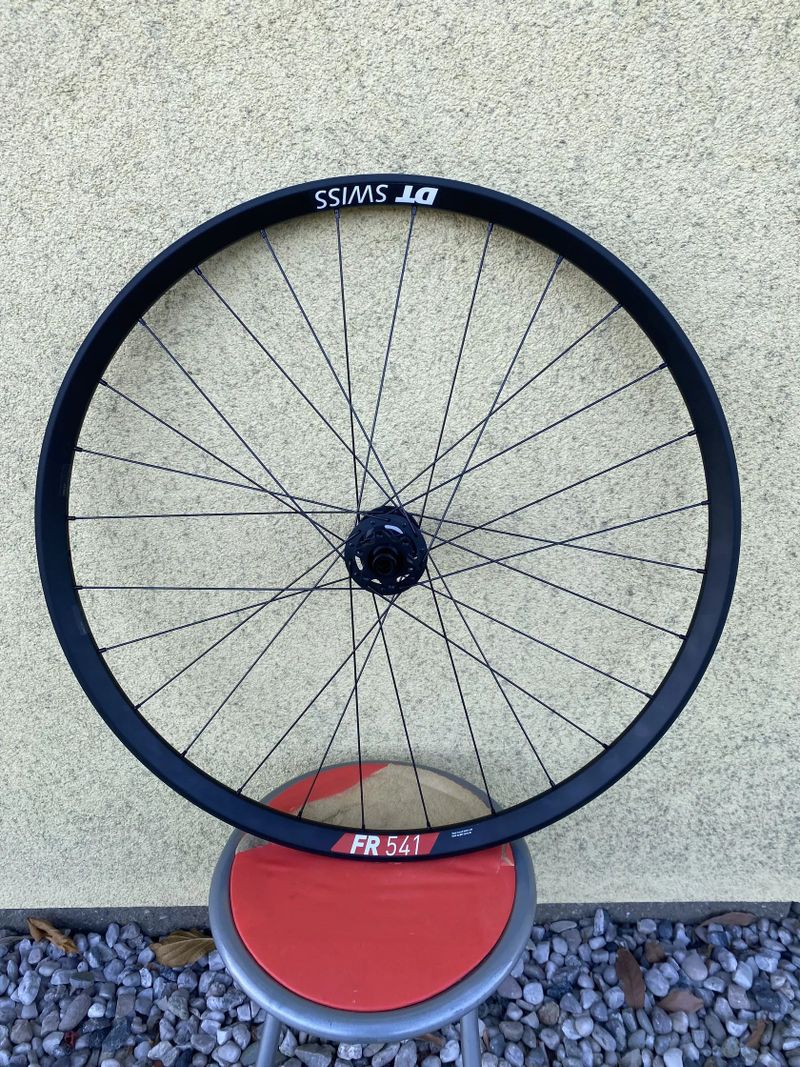 Nové ! Zadní kolo DT Swiss boost 350/FR541