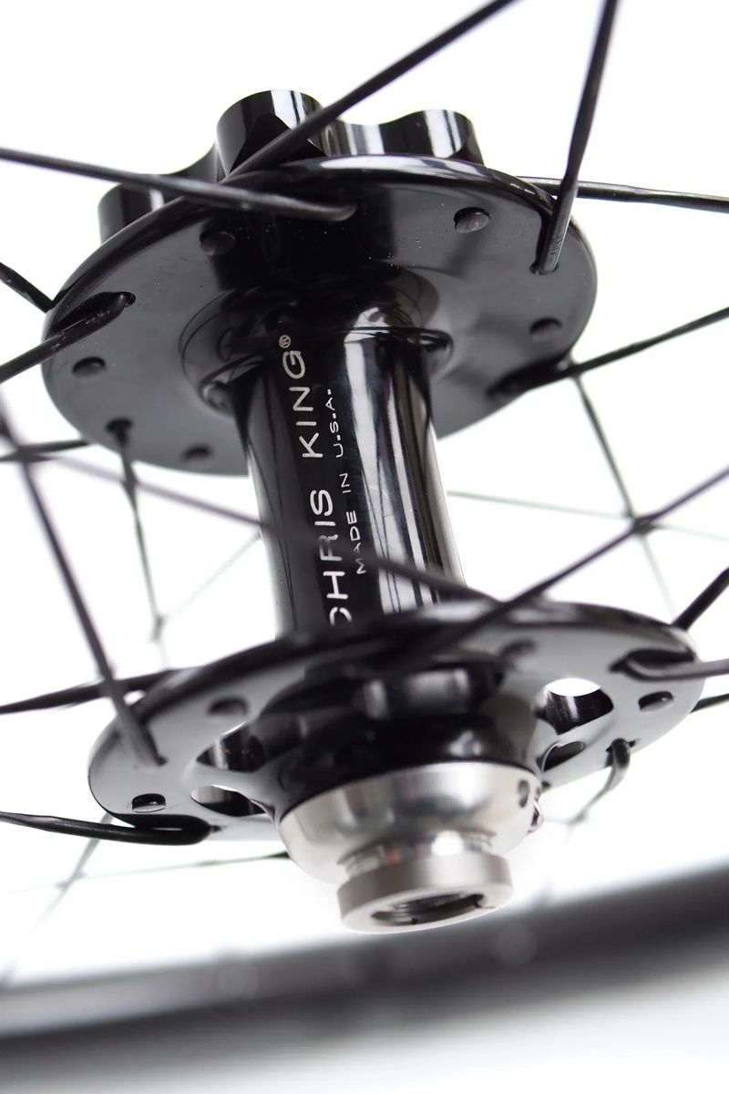 silniční/gravel karbonové výplety DUKE Baccara RX 42/CHRIS KING R45 IS/SAPIM CX-Ray 1.470 g disc