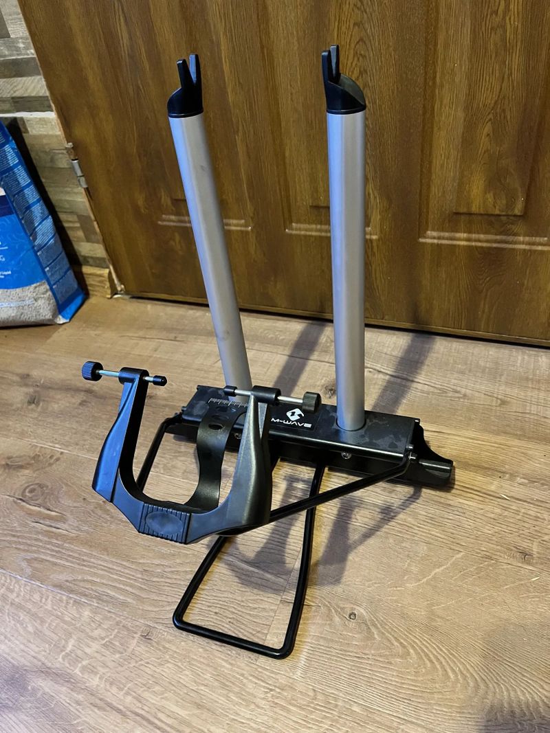 Centrovací stolice M-WAVE