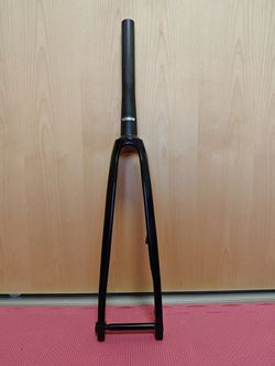 Silniční karbonová tapered vidlice Van Rysel na pevnou osu 12x100