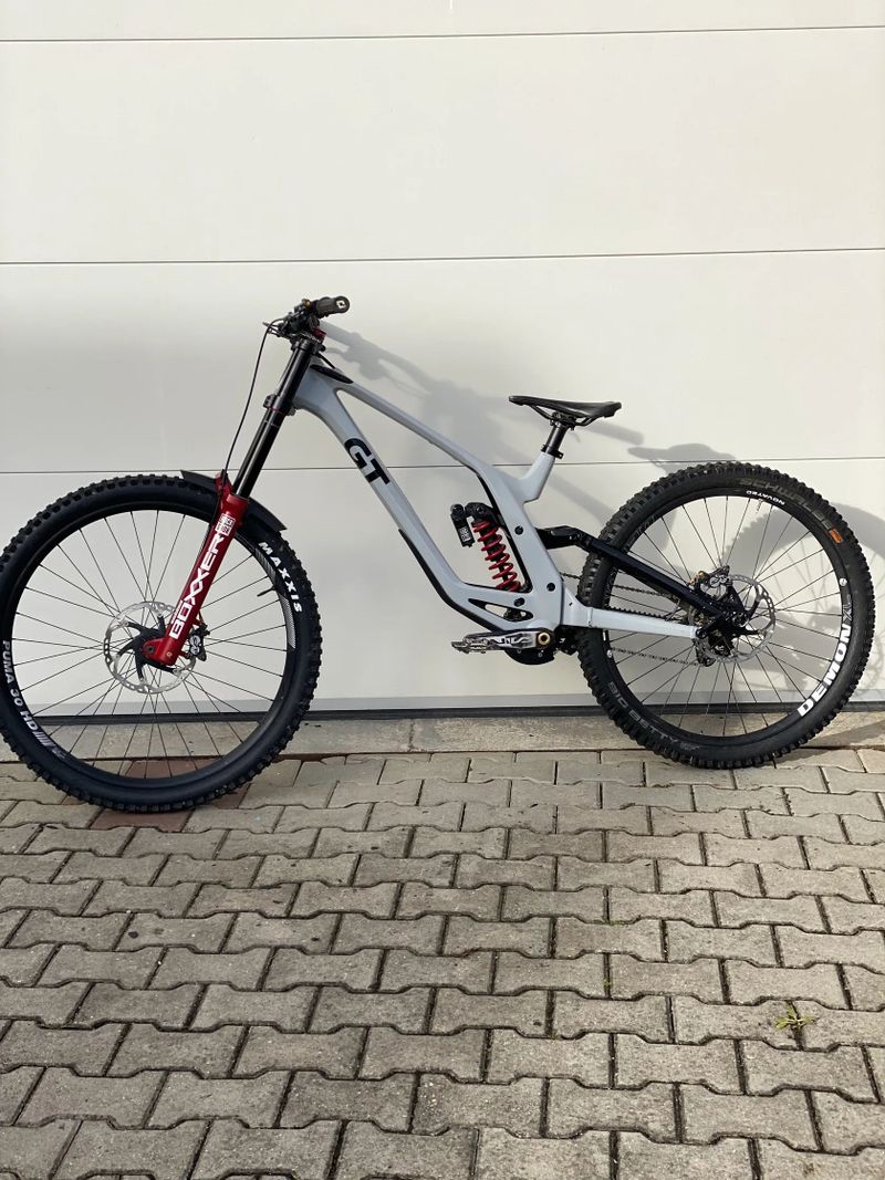 Prodám - SJEZDOVÉ KOLO GT FURY, vel. L