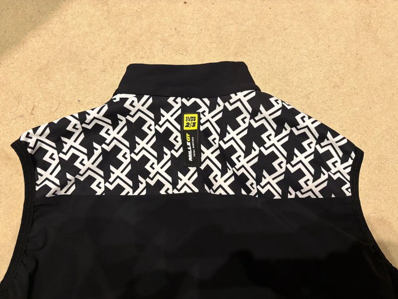 Cyklistická vesta Assos Mile GT Spring Fall Airblock