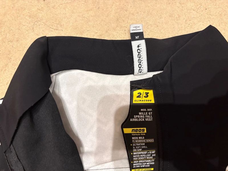 Cyklistická vesta Assos Mile GT Spring Fall Airblock