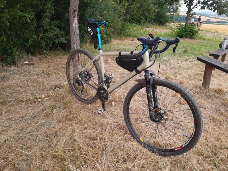 Expediční Gravel s FOX vidlicí 